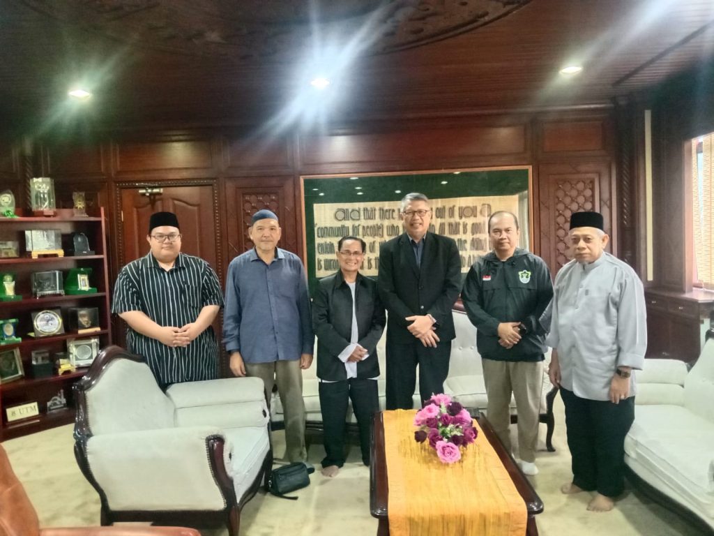 Dekan FEBI IAIN Pontianak Lakukan Kunjungan ke Hikmah Sarawak Malaysia, Persiapkan Program Community Service Internasional