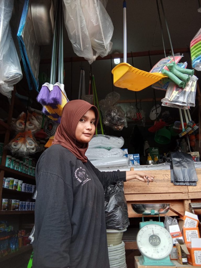Ria Septiani Mahasiswi IAIN Pontianak Resmi Laksanakan PKL di TB. Mentari Jaya