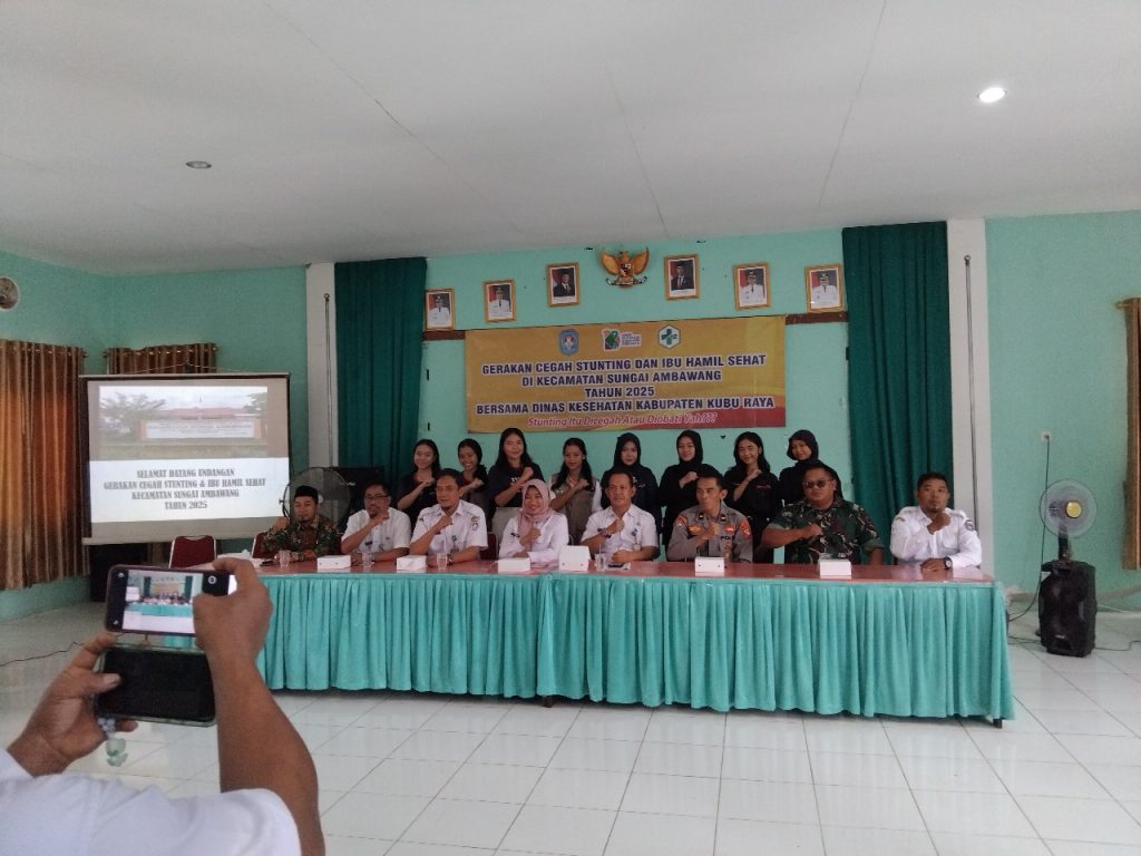Belajar Birokrasi Langsung di Lapangan, Mahasiswi FEBI IAIN Pontianak PKL di Kantor Camat Sungai Ambawang