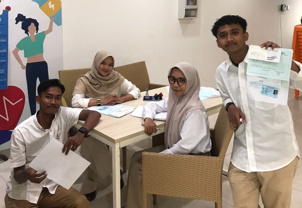 PKL Mandiri di Bank Mandiri Taspen, Mahasiswa FEBI  IAIN Pontianak Dapat Apresiasi atas Kinerja Cekatan