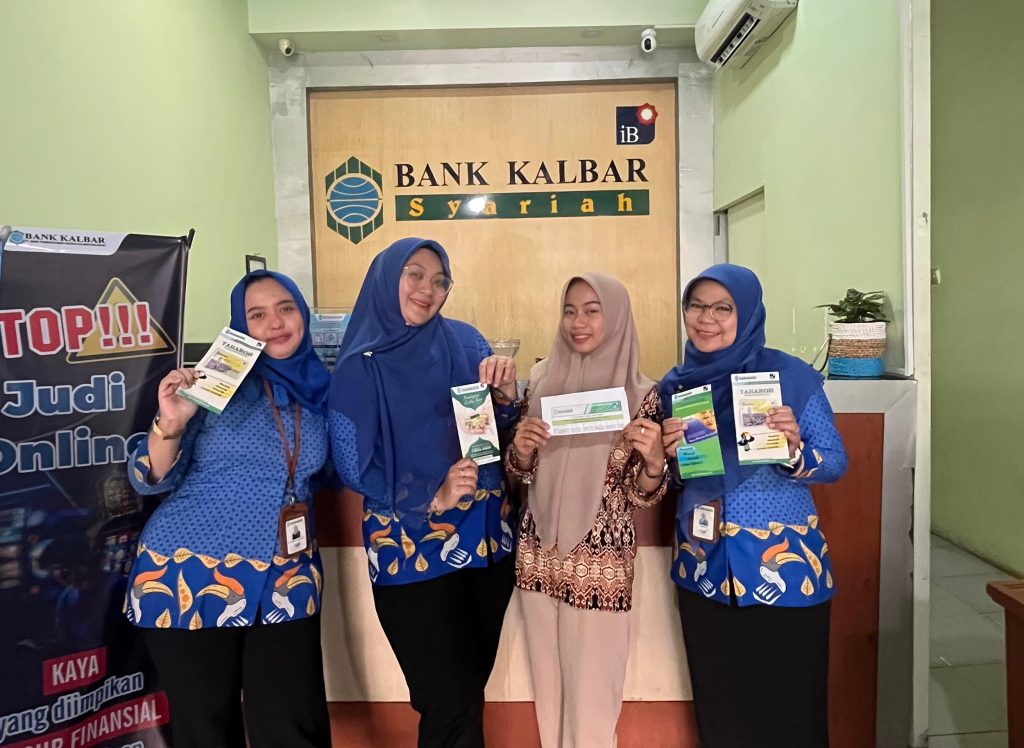 Alya Mahasiswa FEBI  IAIN Pontianak Terapkan Ilmu di Bank Kalbar Syariah Cabang Tanjung Raya 2