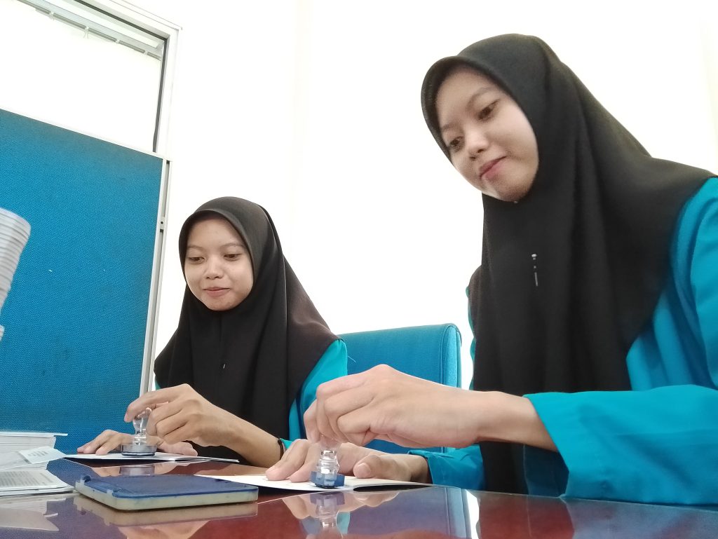 Menelusuri Dunia Customer Service dan Kredit: Catatan Magang Julita & Juwita di Bank Kalbar KCP UNTAN