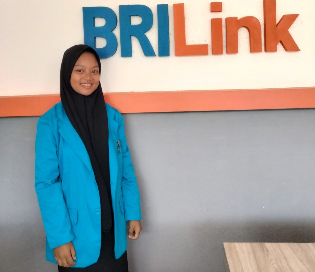 Zulpa, Mahasiswa IAIN Pontianak, Jalani PKL Mandiri di Agen BRILink Desa Pasak