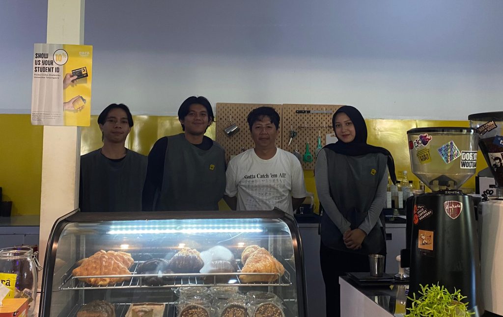 Tingkatkan Skill dan Pengalaman, Mahasiswa FEBI IAIN Pontianak Pilih PKL Mandiri di Para Space Coffee